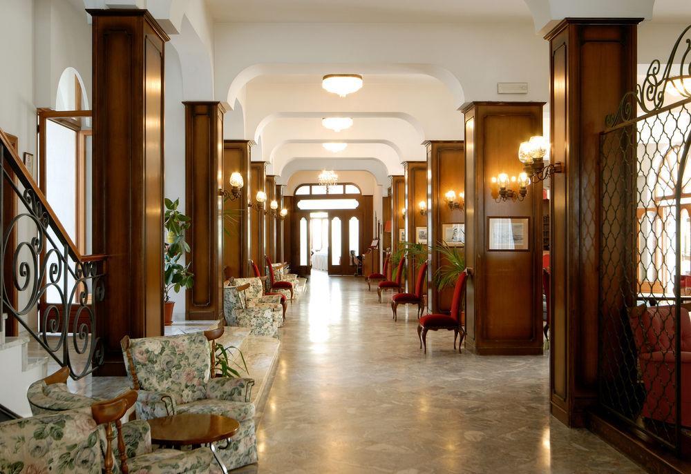 Grand Hotel Excelsior Сан-Бенедетто-дель-Тронто Екстер'єр фото