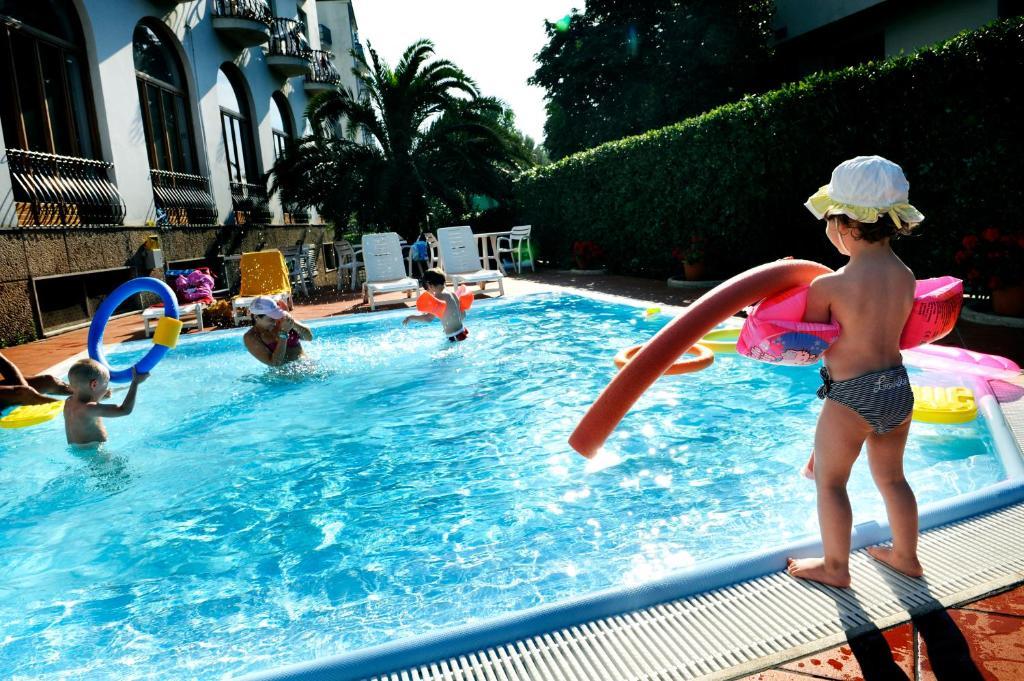 Grand Hotel Excelsior Сан-Бенедетто-дель-Тронто Екстер'єр фото